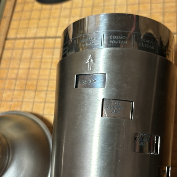 Chefmate Metal Bar Shaker With Drink Recipe Turn Selector Silver Tone 9.75”x4.5” - Picture 6 of 16